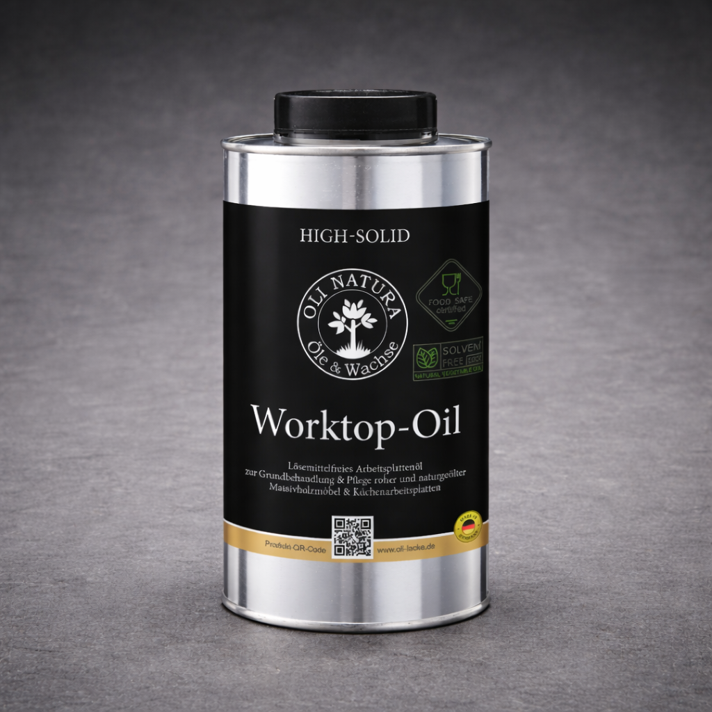 Worktop Oil Holzpflegeöl für Massivholz und Küchenarbeitsplatten in Metallflasche auf neutralem Hintergrund.